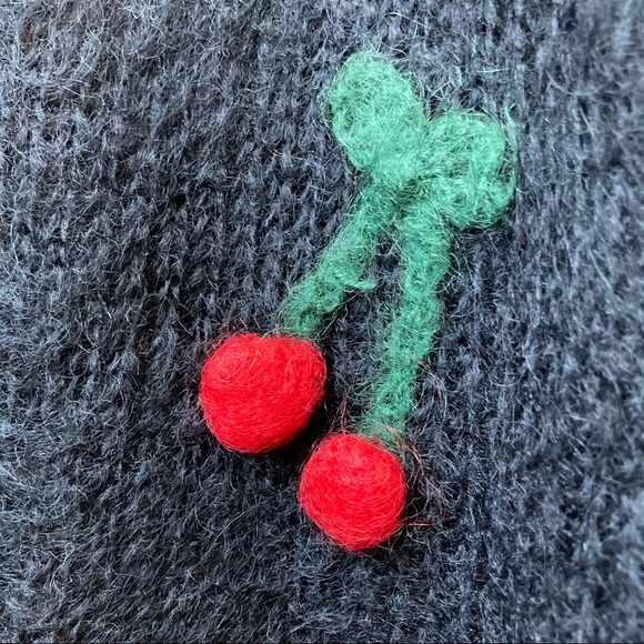 Vintage cherry sweater - Picture 5 of 10